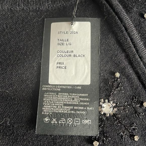 Zip up sweater with snowflake detail - Picture 4 of 5